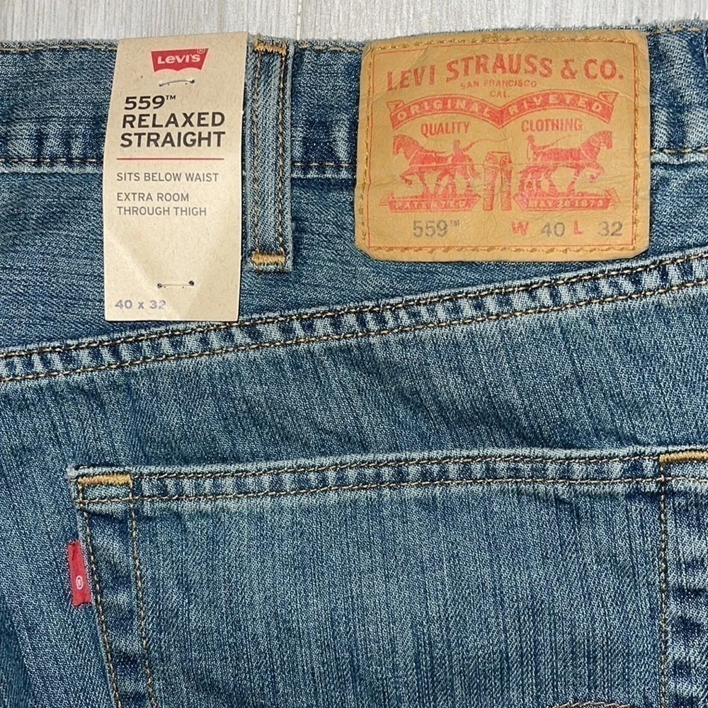 Levis Relaxed Jeans